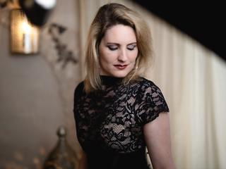 NoraNoxx - Von einem planbaren, gradlinigen Leben habe ich genug - deshalb lebe ich mich jetzt voll aus! Mit 37 weiß ich so langsam was ich will ;-) also, finde es heraus!